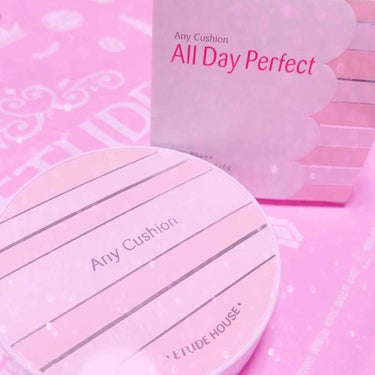 ETUDE HOUSE
Any Cushion
All Day Perfect💜💖


💋ベージュ

少量でもカバーしてくれるし
下地がいらないので急いでる朝
とかめちゃめちゃ助かります🤙
顔の中央にだ