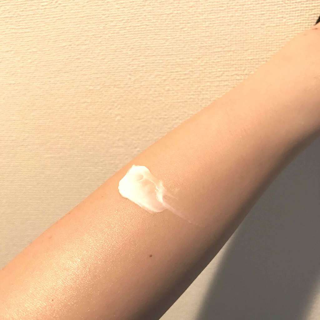 ボディバター アーモンドミルク&ハニー/THE BODY SHOP/ボディクリームを使ったクチコミ(3枚目)