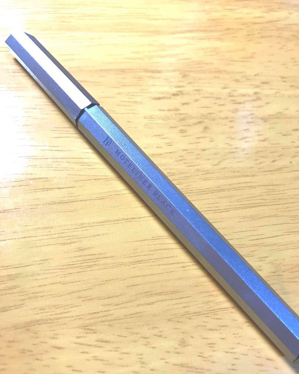 モテライナー リキッド/UZU BY FLOWFUSHI/リキッドアイライナーを使ったクチコミ（1枚目）