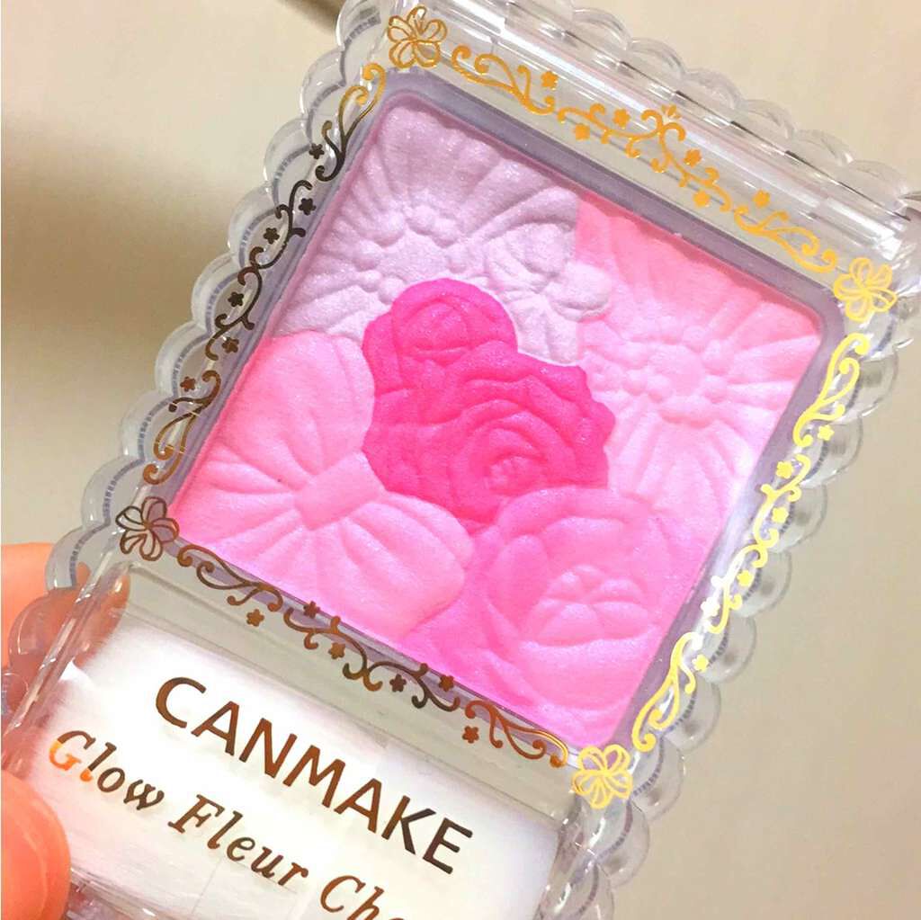 グロウフルールチークス/キャンメイク/パウダーチークを使ったクチコミ（1枚目）