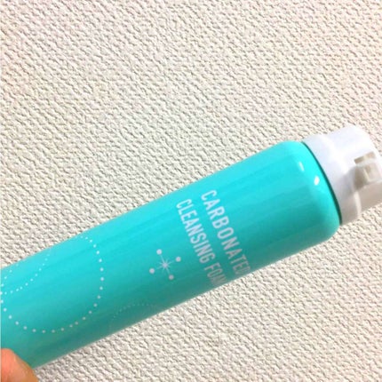DAISO 炭酸 泡クレンジングフォームのクチコミ「ダイソーで見つけた炭酸クレンジング
300円商品です。
匂いが少し独特なので好き嫌い分かれ.....」(1枚目)