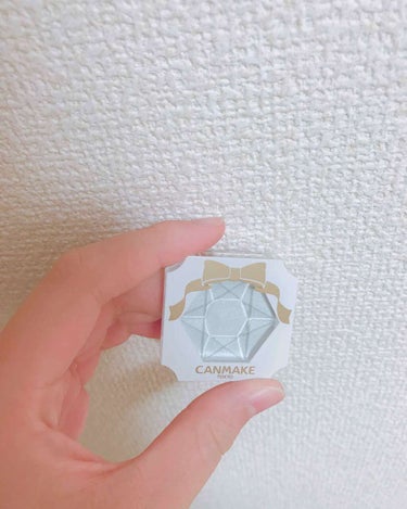 🎀CANMAKE クリームハイライター

コンパクトサイズで持ち運びが便利です👍🏻
クリームタイプなので
すごく肌に馴染みやすいです✨
ラメ感がとても綺麗なので
鼻筋に塗るとすごく立体感が出ます 💗
鼻