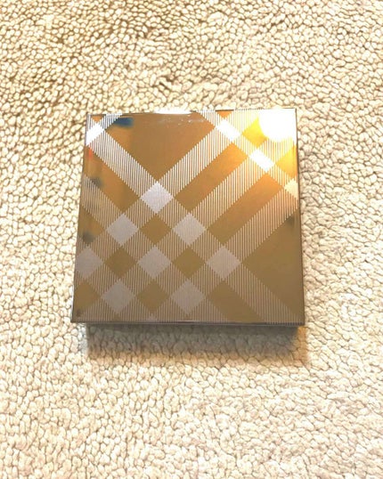 フレッシュグロウ ハイライター/Burberry Beauty/パウダーハイライトを使ったクチコミ(2枚目)