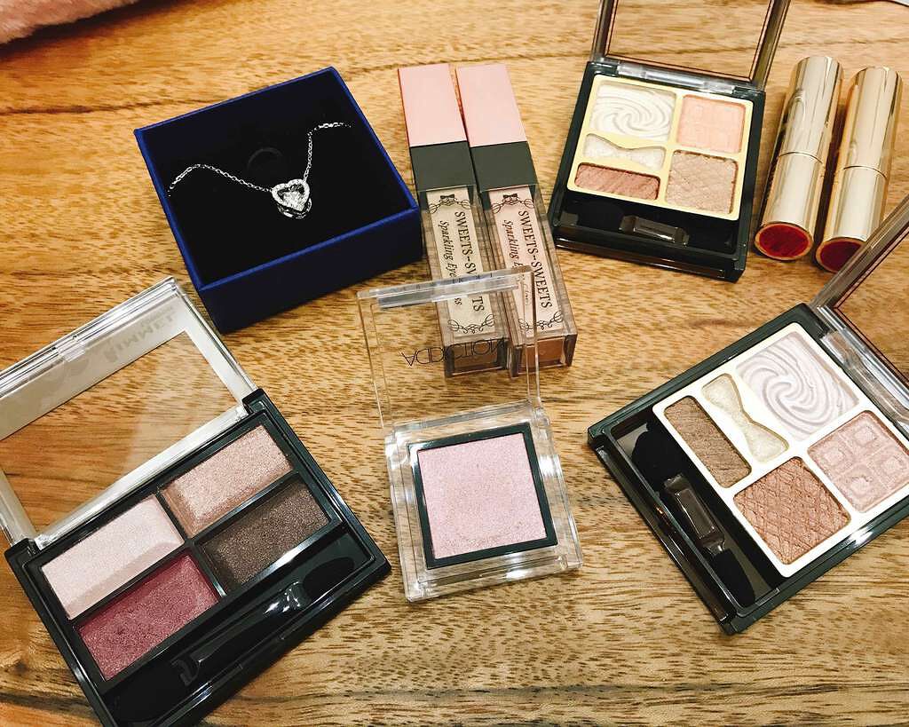 スパークリングアイグロス/スウィーツ スウィーツ/リキッドアイシャドウを使ったクチコミ（1枚目）