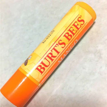 BURT'S BEES マンゴー モイスチャーライジングリップバーム	のクチコミ「ハワイのリップクリーム  
バーツビーツ マンゴー味

姉の旅行土産で持ってるものです☺️ 
.....」（1枚目）