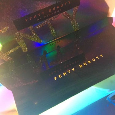 FENTY BEAUTY ギャラクシーパレット/FENTY BEAUTY BY RIHANNA/メイクアップキットを使ったクチコミ（2枚目）