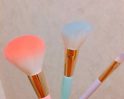 メイクブラシクリーナー/DAISO/その他化粧小物を使ったクチコミ(3枚目)