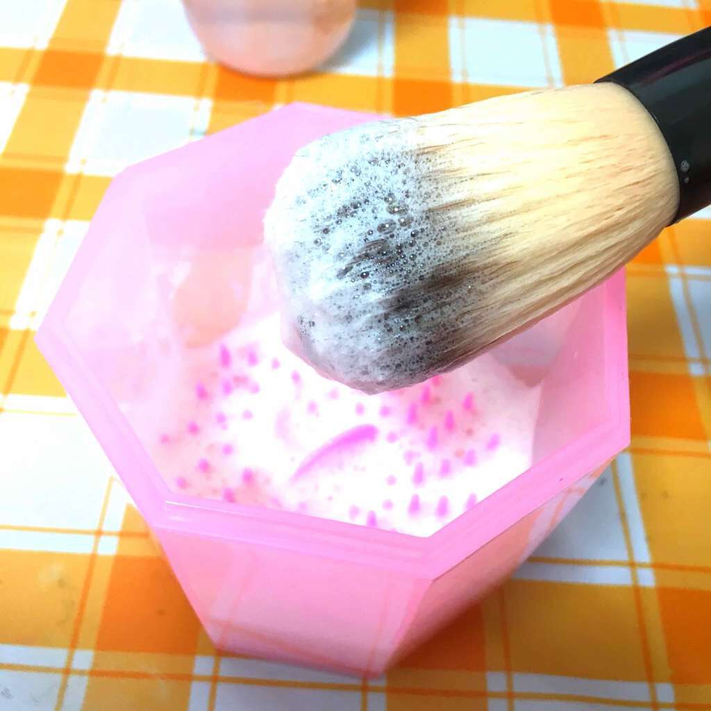 メイクブラシクリーナー/DAISO/その他化粧小物を使ったクチコミ(3枚目)