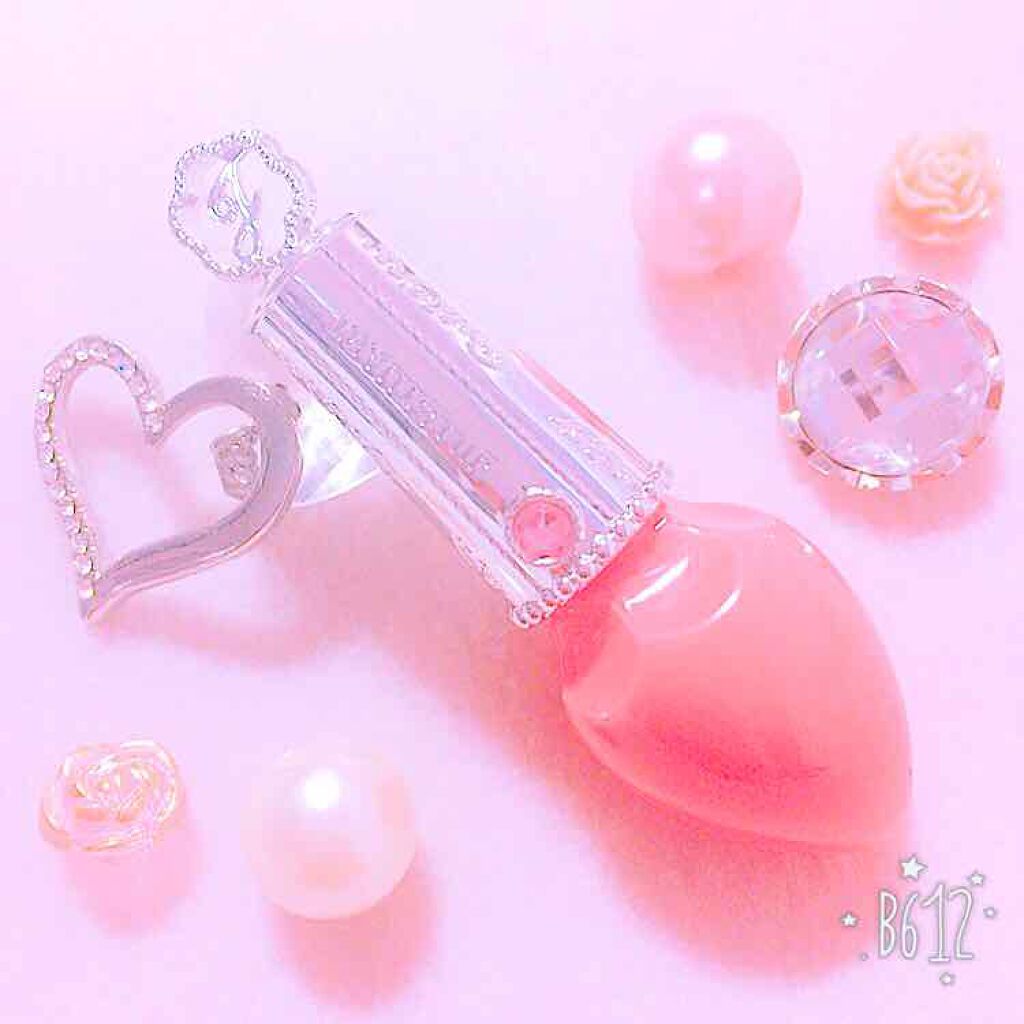 私まだ中学生だからデパコスってちょっと使うのためらっちゃって使ってません(T^T)
これを最初のデパコスのレビューにするって言ったけど、多分他のを先にやっちゃうかもしれないですm(*_ _)m
すみません(T^T)