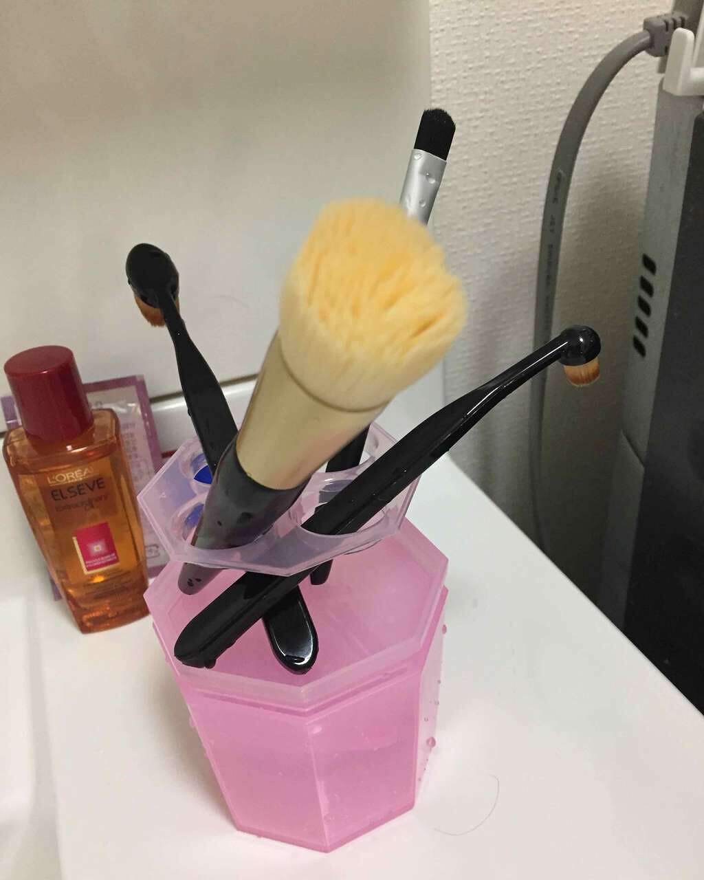 メイクブラシクリーナー/DAISO/その他化粧小物を使ったクチコミ(3枚目)