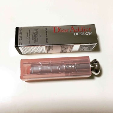 Dior Addict LIP GLOW   #001

ほんのり発色。
自然なピンクになるので私は好きです♪
普段のナチュラルメイクにばっちり♡
塗ったあとﾂﾔﾂﾔする感じはないですがきちんと潤いもあ