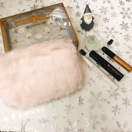 3COINS クリスマス限定コフレのクチコミ「☆3COINS☆
クリスマス限定コフレ5点セット♡
(1000円+tax)
⚪︎ファーポーチ
.....」(1枚目)