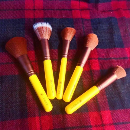 amoore 化粧ブラシセットのクチコミ「Amazonにて15本で999円で即買いしたメイクブラシ😳💕
安すぎません?
今まで100均.....」(1枚目)