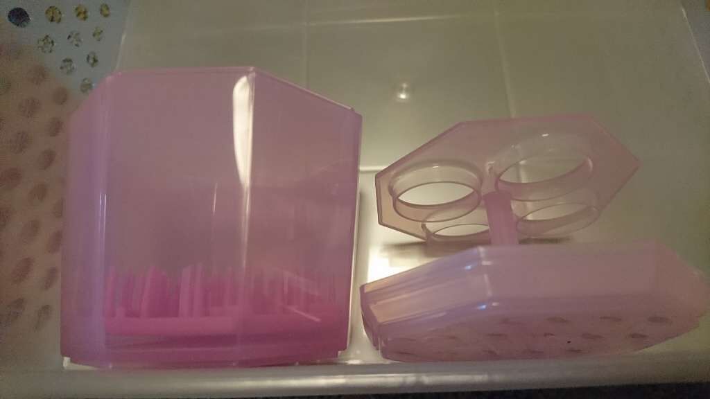 メイクブラシ専用クリーナー/DAISO/その他化粧小物を使ったクチコミ（3枚目）