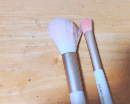 エンジェリッチブラシ アイシャドウ/ロージーローザ/メイクブラシを使ったクチコミ(2枚目)