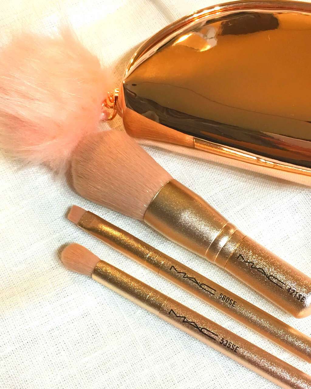 スノーボールブラシキット / ベーシック 【ホリデーコレクション 2017】/M・A・C/メイクアップキットを使ったクチコミ(2枚目)