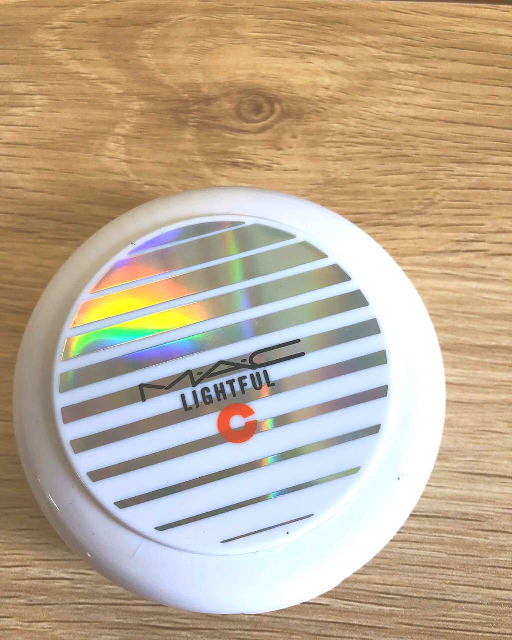 ライトフル C+ SPF 50 クイック フィニッシュ クッション コンパクト/M・A・C/クッションファンデーションを使ったクチコミ（1枚目）