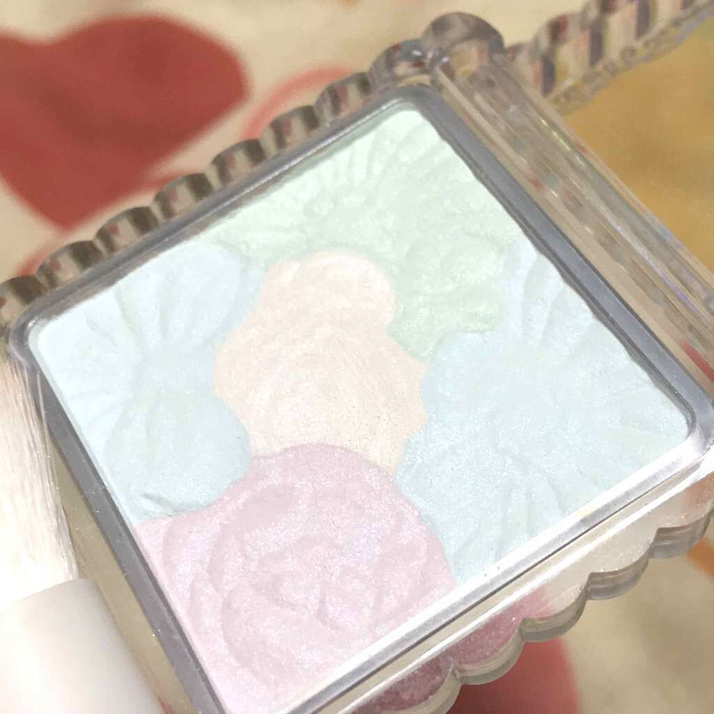 グロウフルールハイライター/キャンメイク/パウダーハイライトを使ったクチコミ（2枚目）