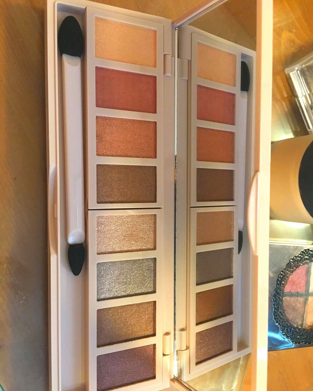 グラマラスヌード アイパレット (クリスマスコフレ 2017)/Visée/メイクアップキットを使ったクチコミ(1枚目)