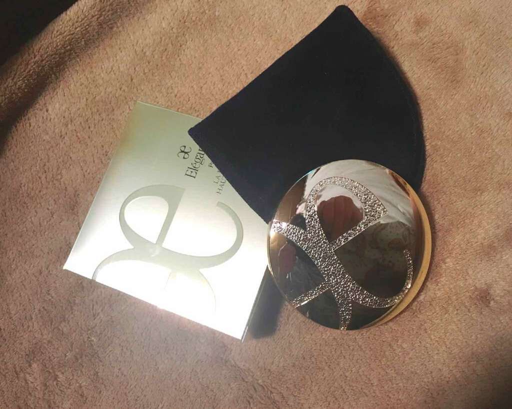 ラ プードル オートニュアンス/Elégance/プレストパウダーを使ったクチコミ(1枚目)