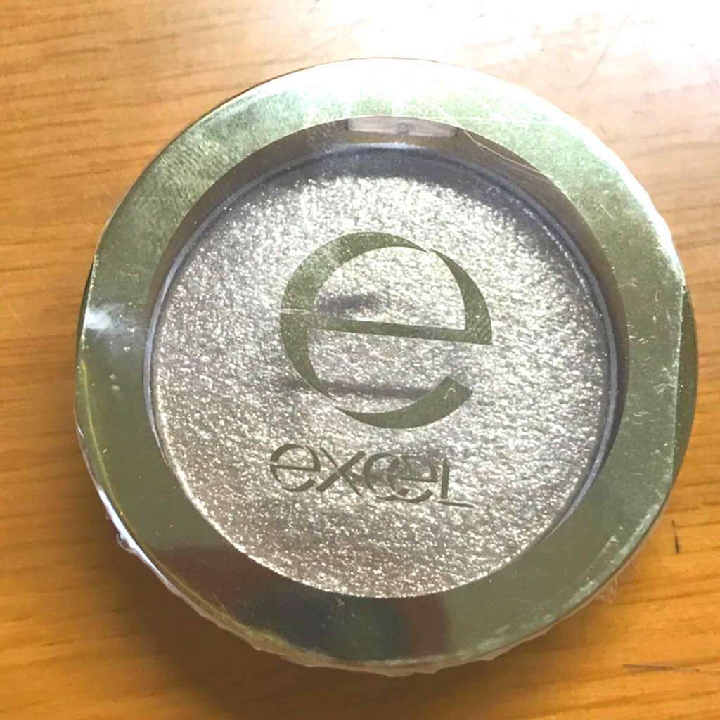 シャイニーシャドウ N/excel/単色アイシャドウを使ったクチコミ(1枚目)