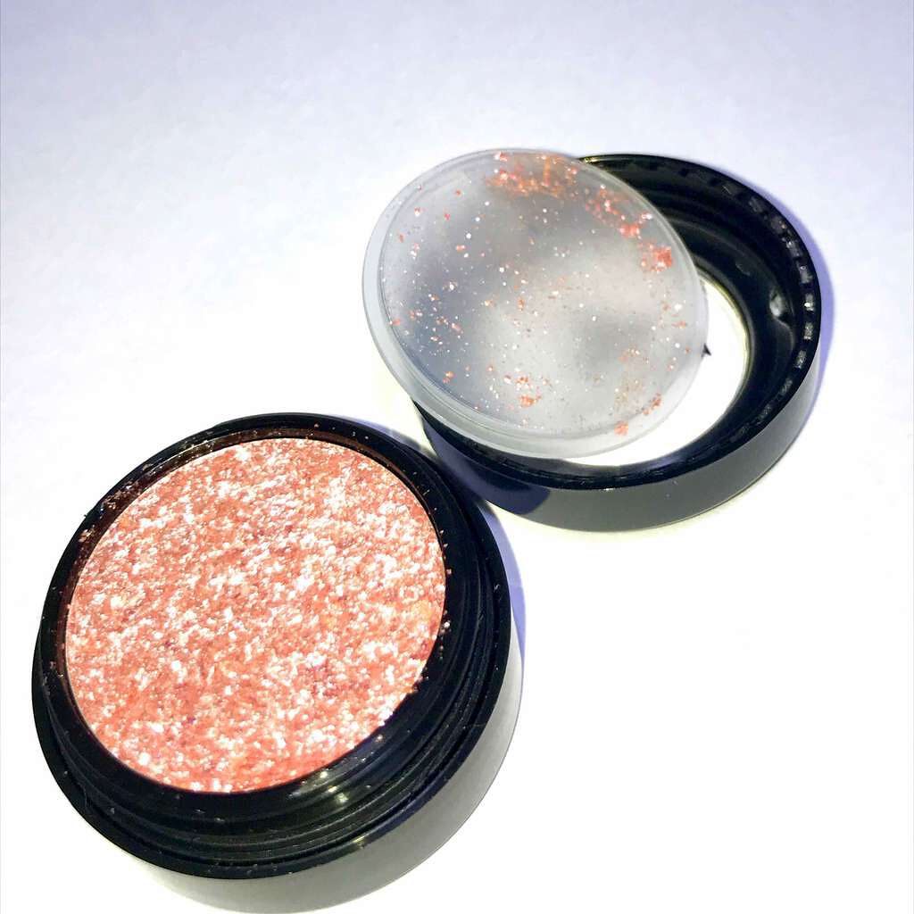 セルフィーフィックスピグメント/Witch's Pouch/単色アイシャドウを使ったクチコミ（2枚目）