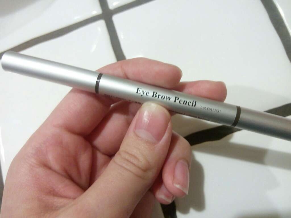 だ円芯 アルミ アイブローペンシル/DAISO/アイブロウペンシルを使ったクチコミ(1枚目)