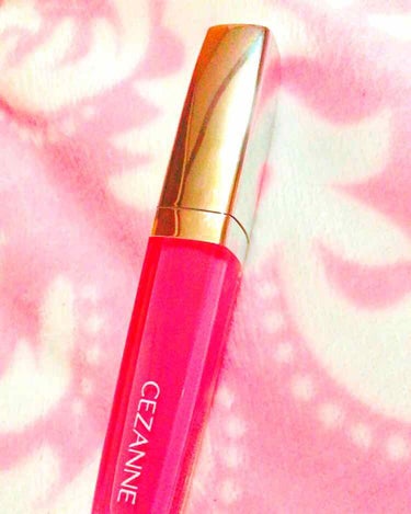 💄💕セザンヌ  ジェルグロスリップ💄💕

色は01番のコーラルです！
色が薄づきなのでナチュラルメイクやスクールメイクにぴったり！
ベタつきもないのでオススメです！
