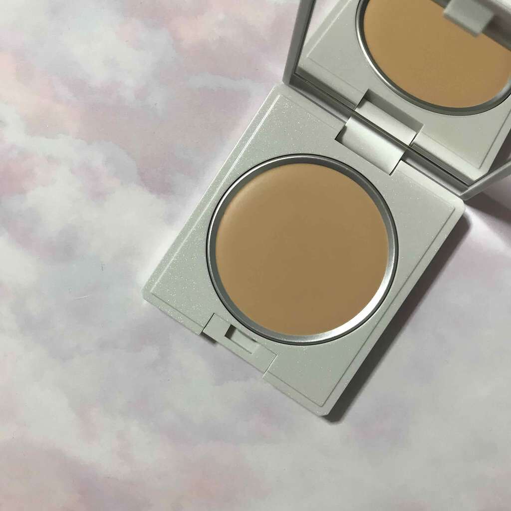 フローレスグロウ ソリッドファンデーション/CHICCA/クリーム・エマルジョンファンデーションを使ったクチコミ(1枚目)