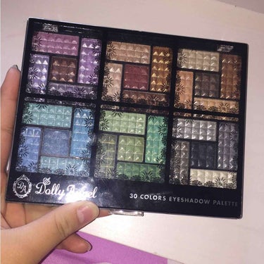 30COLORSEYESHADOWPALETTE/Dolly Angel/アイシャドウパレットを使ったクチコミ（1枚目）