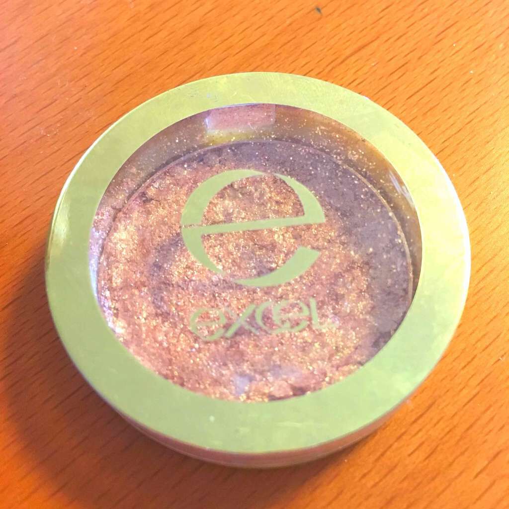 シャイニーシャドウ N/excel/単色アイシャドウを使ったクチコミ（1枚目）