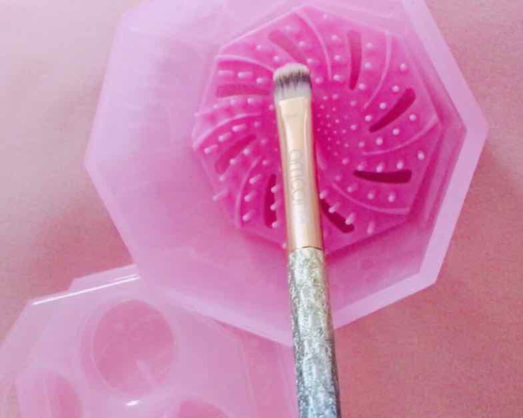 メイクブラシクリーナー/DAISO/その他化粧小物を使ったクチコミ(3枚目)