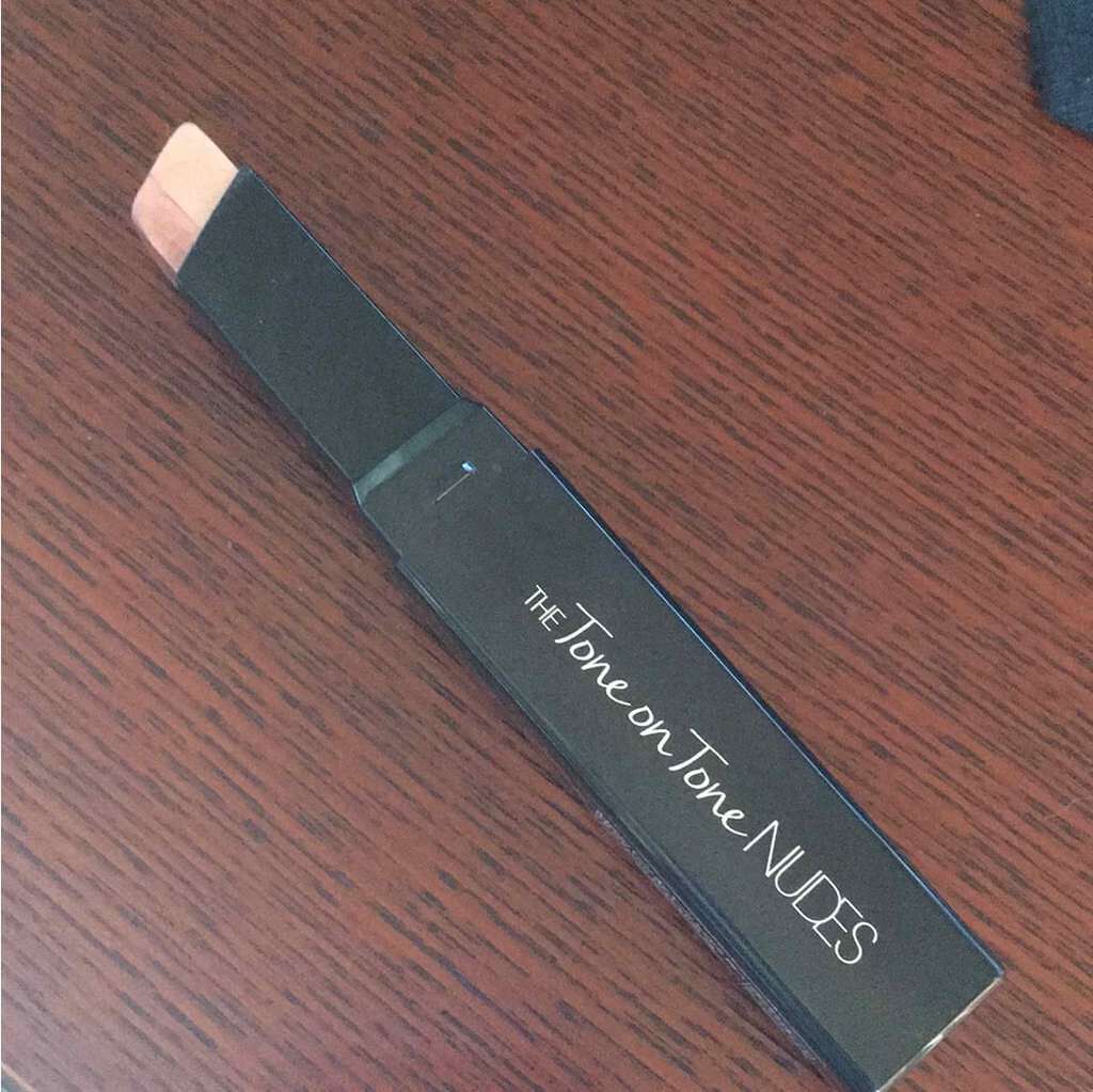 トーンオントーンアイシャドウ/MAYBELLINE NEW YORK/スティックアイシャドウを使ったクチコミ（1枚目）