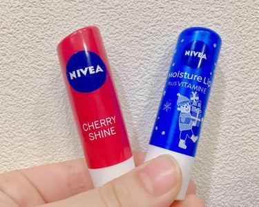 ニベア ニベアリップケア 薬用リップバームのクチコミ「ニベアの色付きと薬用のリップです💄

どちらもすごくしっとりします！
色付きの方はラメが入って.....」（1枚目）