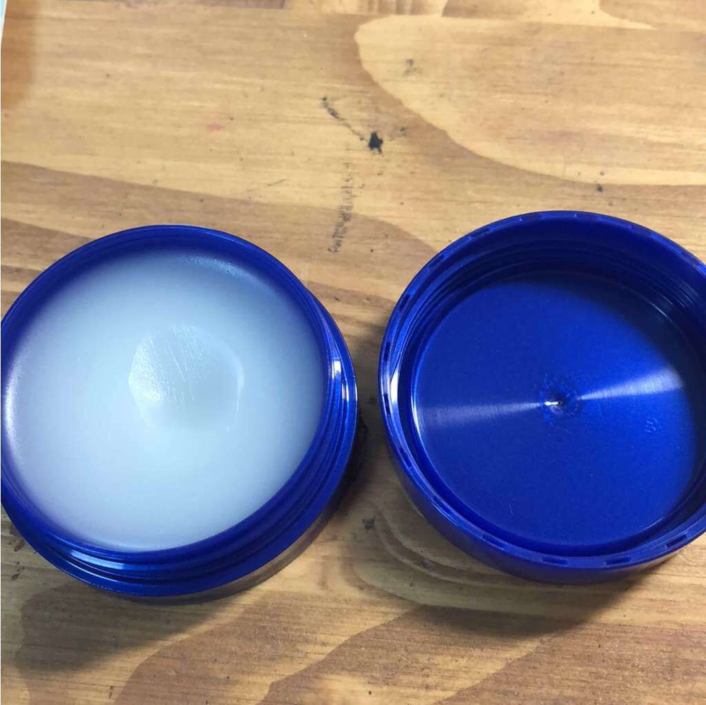 ニベア クリームケア リップバーム はちみつの香り/ニベア/リップケアを使ったクチコミ(2枚目)