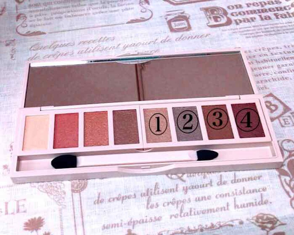 グラマラスヌード アイパレット (クリスマスコフレ 2017)/Visée/メイクアップキットを使ったクチコミ(2枚目)