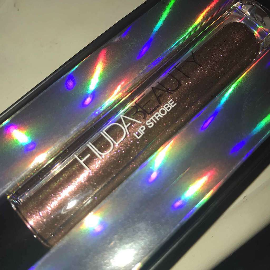 Lip strobe/Huda Beauty/リップグロスを使ったクチコミ（1枚目）
