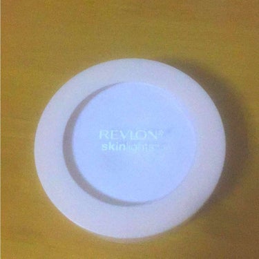 REVLON スキンライトプレストパウダー104

ラベンダー色なのでくすみを取ってくれて明るい感じにしてくれます！💕
これはリピ買い3つ目です。とてもオススメです！