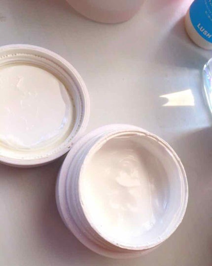 WHITE MILK CREAM/3CE/フェイスクリームを使ったクチコミ(2枚目)