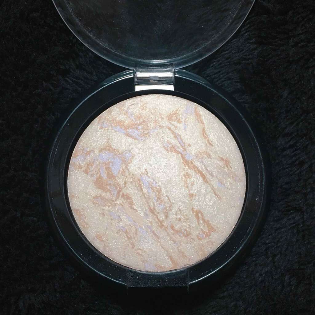 リシェ イルミネート パウダー/Visée/プレストパウダーを使ったクチコミ（2枚目）