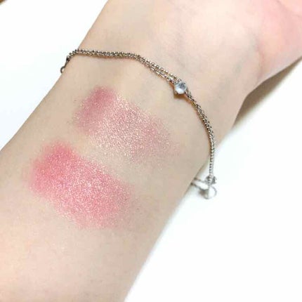 xixi パウダリーグリッターアイシャドウリップのクチコミ「XiXi パウダリーアイシャドウ
グリッターアイシャドウ&リップ
01 : ピンク
03 : .....」(2枚目)