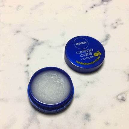 ニベア クリームケア リップバーム バニラ&レモンの香り/ニベア/リップケアを使ったクチコミ(2枚目)