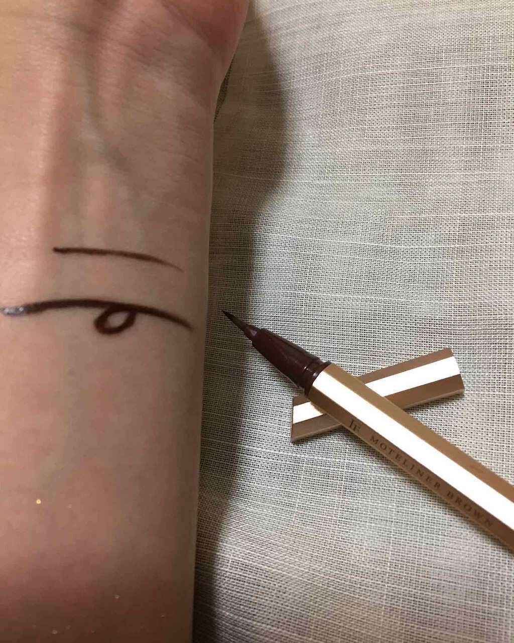 モテライナー リキッド/UZU BY FLOWFUSHI/リキッドアイライナーを使ったクチコミ(2枚目)