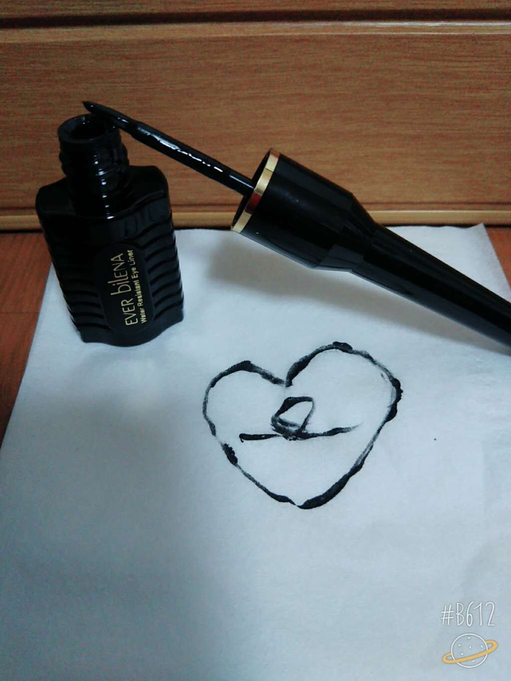 エバビレーナ リキッドアイライナーA/DAISO/リキッドアイライナーを使ったクチコミ（2枚目）