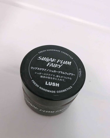 LUSH リップスクラブ シュガープラムフェアリー

去年の今頃に購入。かなり持ちがいいです。
コスパ、効果、香り、全てが良くてお気に入りです⭕️
甘い香りに癒されるし、唇も潤います💋
プレゼントにも🎁