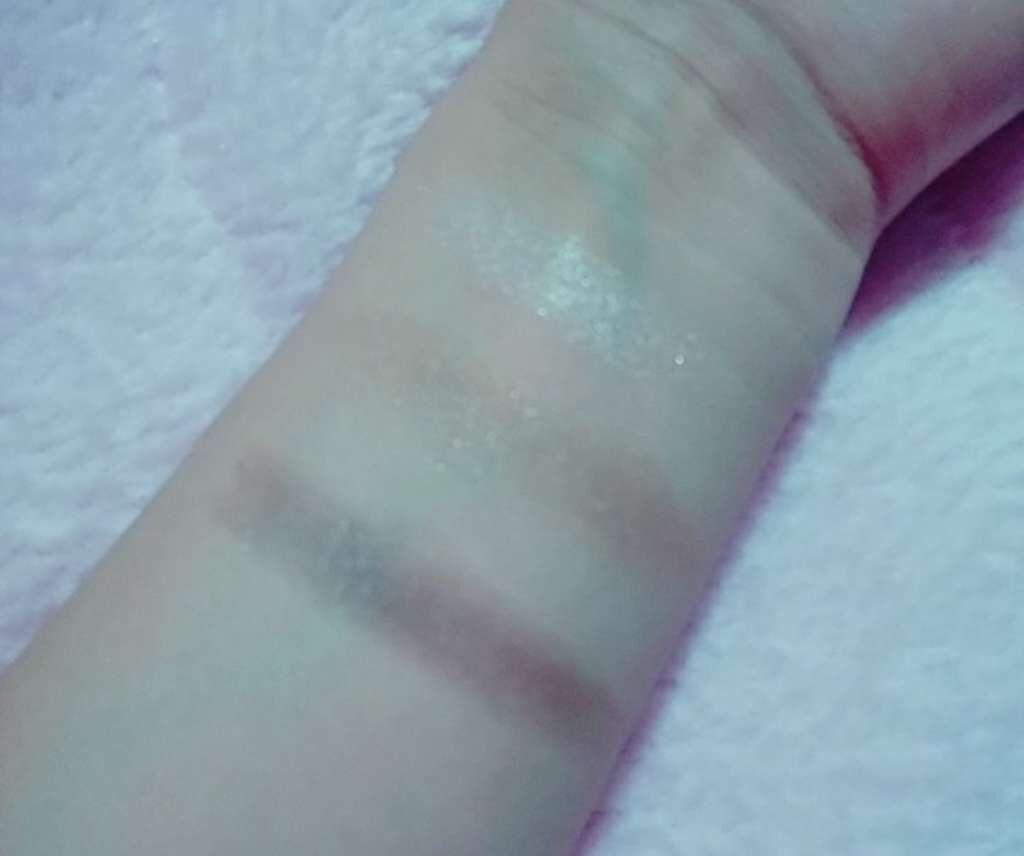 トーンアップアイシャドウ/CEZANNE/アイシャドウパレットを使ったクチコミ(3枚目)