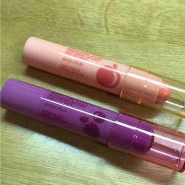 『Revlon キスバーム』ピーチ＆ベリー
とにかく香りがすごく良いです！
あまくていい香りがします。甘い香り好きの人には堪らないと思います。色によって香りも変わるので決めるのにものすごく時間がかかりま