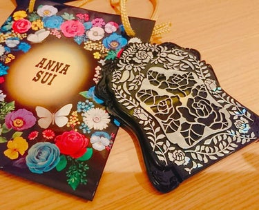 ANNA SUI ビューティーミラーNのクチコミ「限定のミラー一目惚れで購入
アナスイらしくて可愛いです(^^)..」（1枚目）