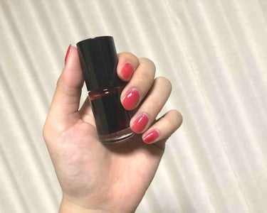 
TONYMOLYネイルティント💅

01番のチェリーピンクです🍒
色味は透き通るような赤色で
とーってもかわいいです💞💞
しかもしかも超速乾！！！！
写真のものは二度塗りしてる
のですが、塗ってから1