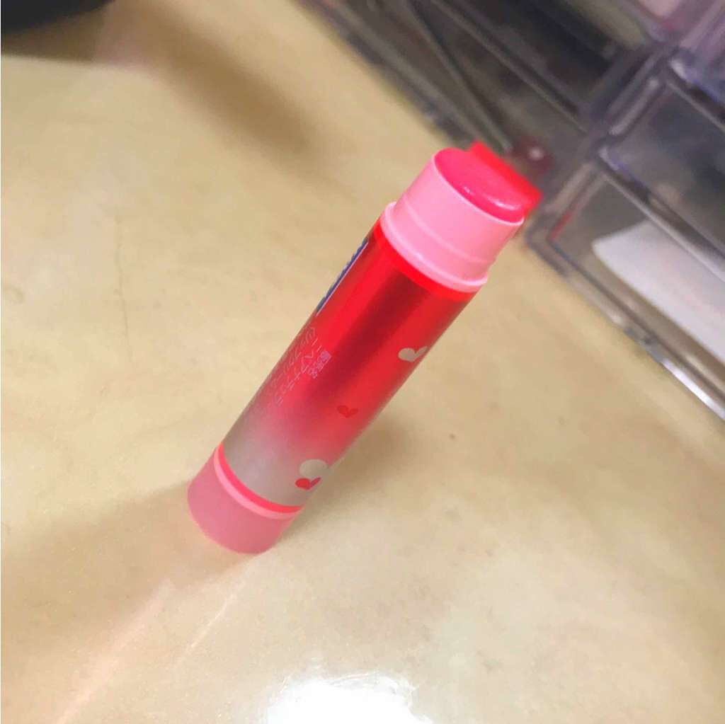 モイストピュアカラーリップ/ニベア/リップクリームを使ったクチコミ(2枚目)